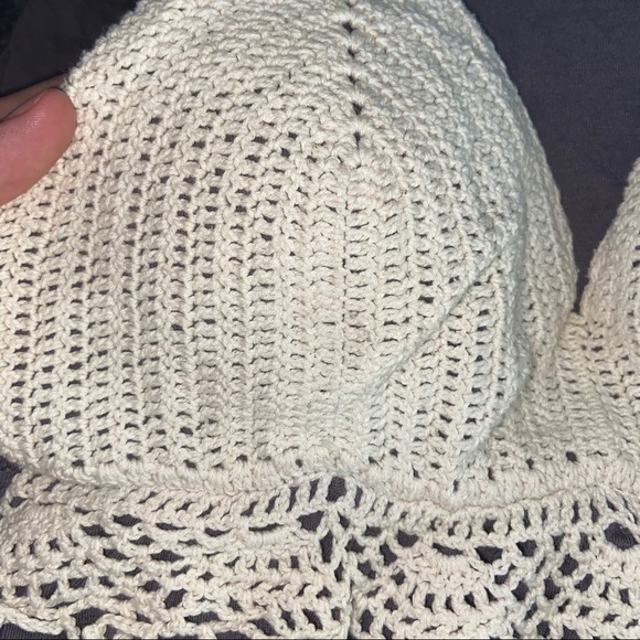 Knitted Ruffled Top - Picture 7 of 12